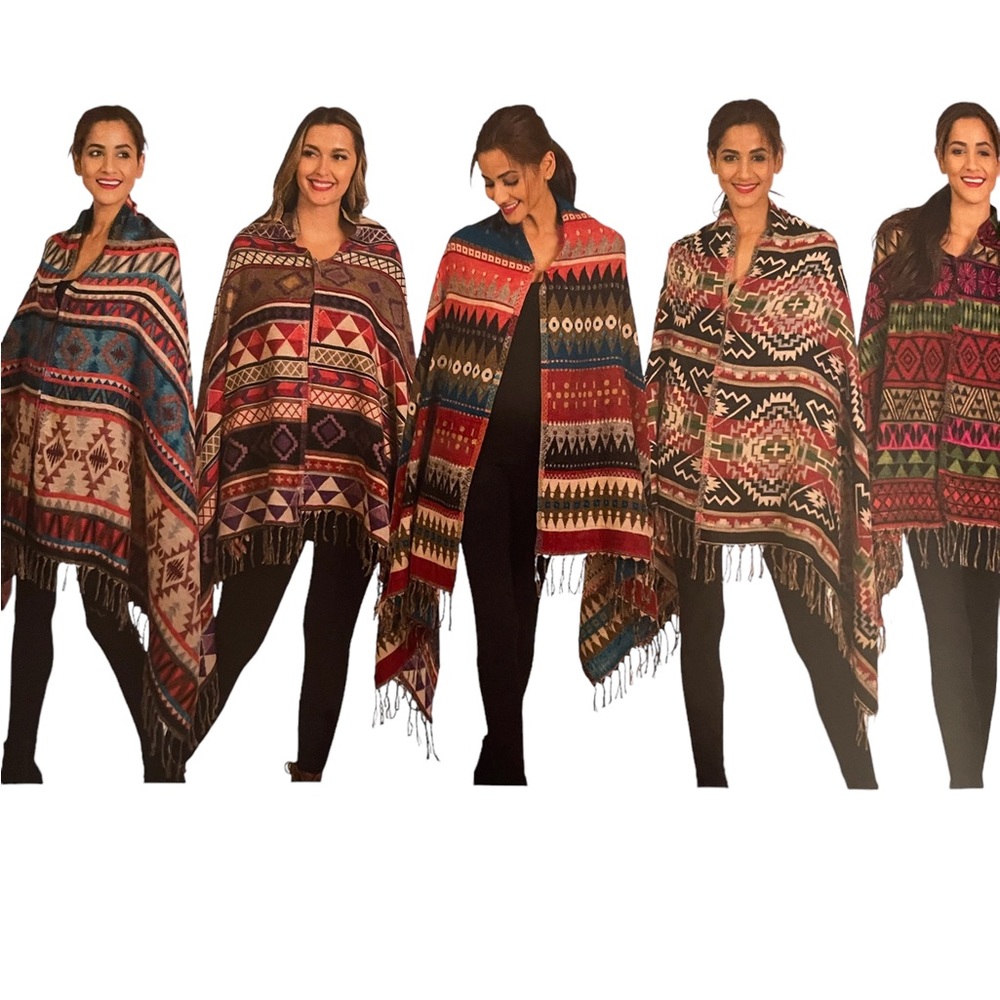 NWT. Shaw by Sacred Threads.  BL/RD3.  221870G